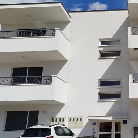 Urban Apartment Vukic โตรกีร์ ภายนอก รูปภาพ