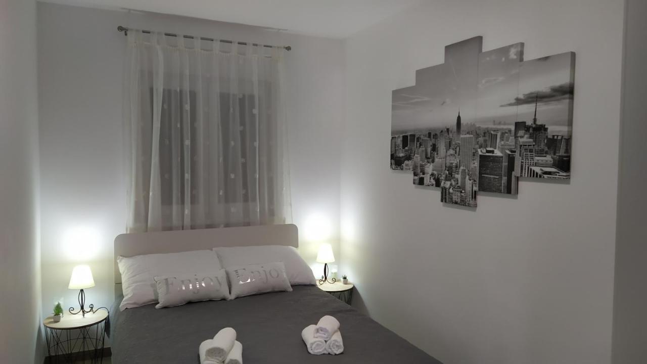 Urban Apartment Vukic โตรกีร์ ภายนอก รูปภาพ
