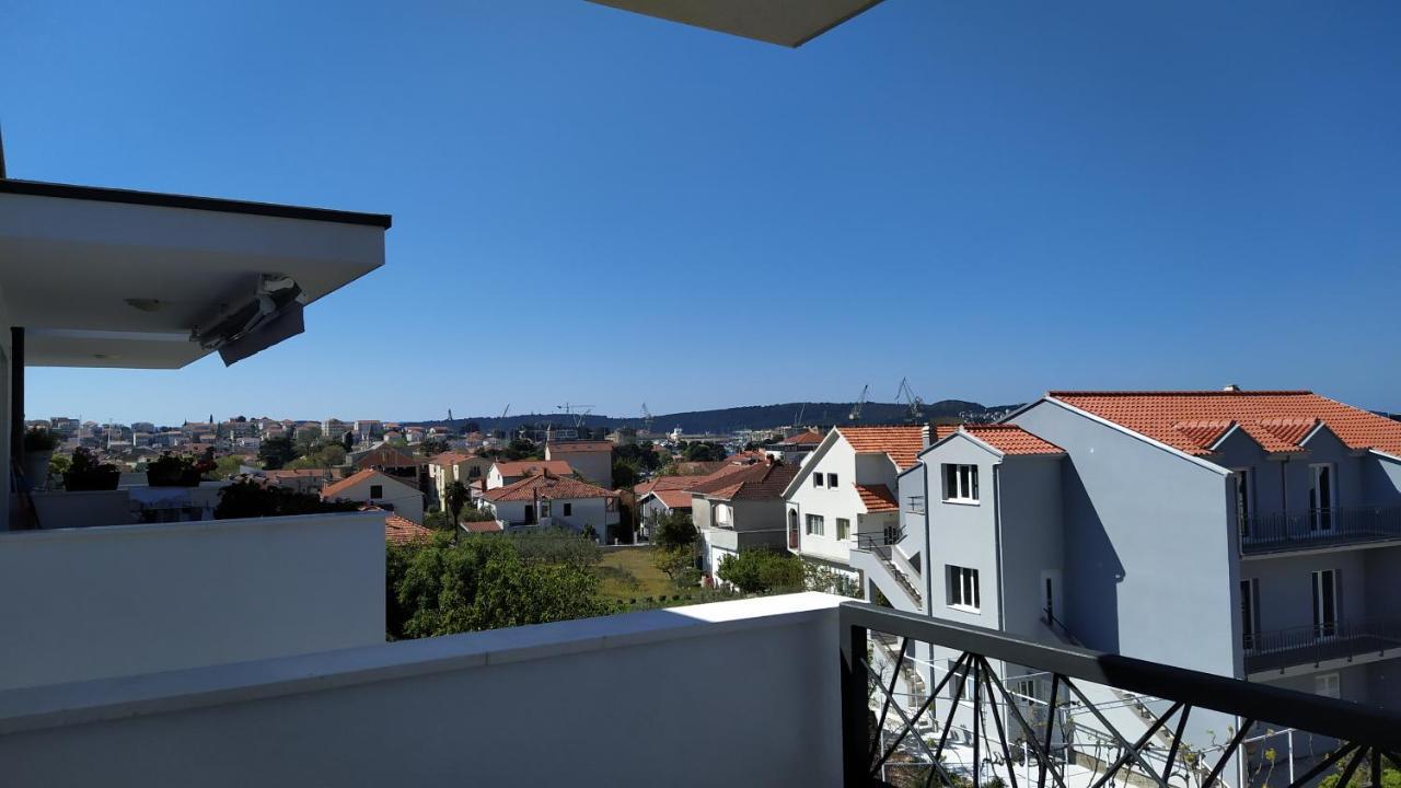 Urban Apartment Vukic โตรกีร์ ภายนอก รูปภาพ