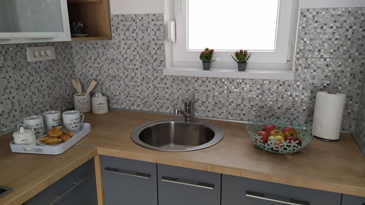 Urban Apartment Vukic โตรกีร์ ภายนอก รูปภาพ